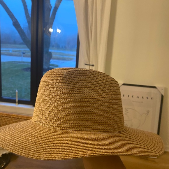 Hat - Picture 1 of 2